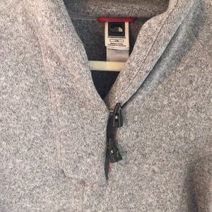 North Face pull over